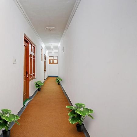 Super Oyo Capital O 91600 The Village Classic Hotel And Restaurant Σριναγκάρ Εξωτερικό φωτογραφία