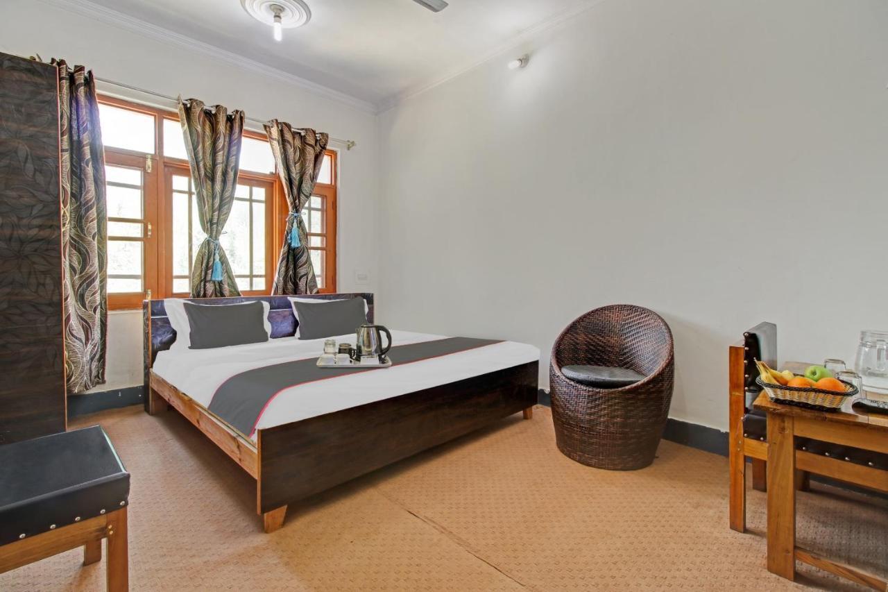 Super Oyo Capital O 91600 The Village Classic Hotel And Restaurant Σριναγκάρ Εξωτερικό φωτογραφία